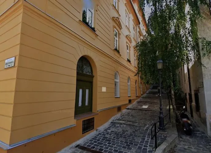 Buda Castle Toldy Lägenhet *