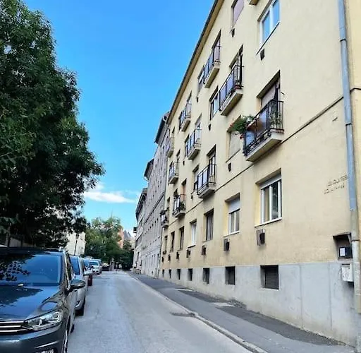 Buda Castle Toldy * Budapeszt
