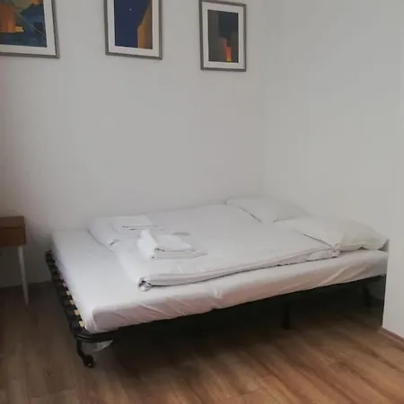 Buda Castle Toldy Apartmán *
